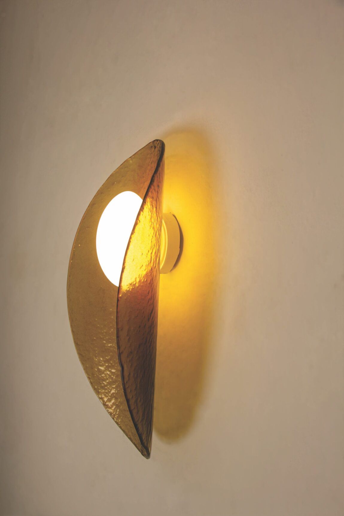 01 – ARANDELA AURA VERTICAL- RGB
