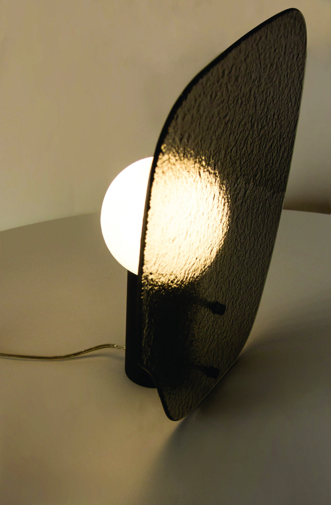 02- LUMINÁRIA DE MESA BRUMA – RGB